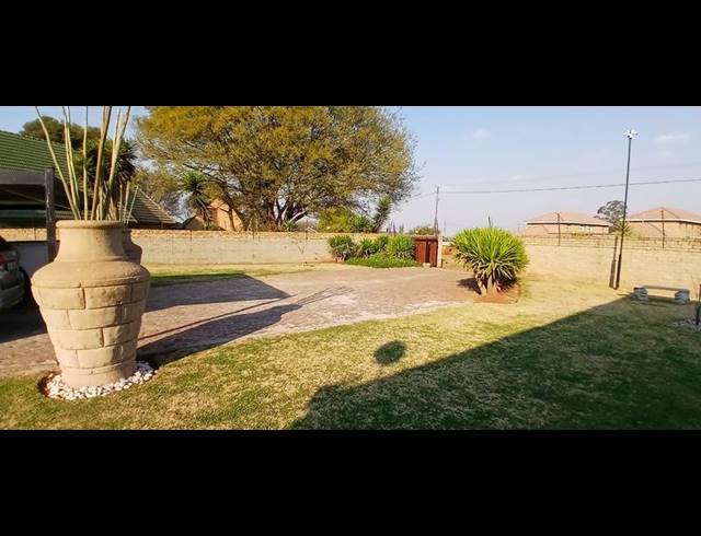 2 BEDROOM PROPERTY TO RENT IN ELOFF